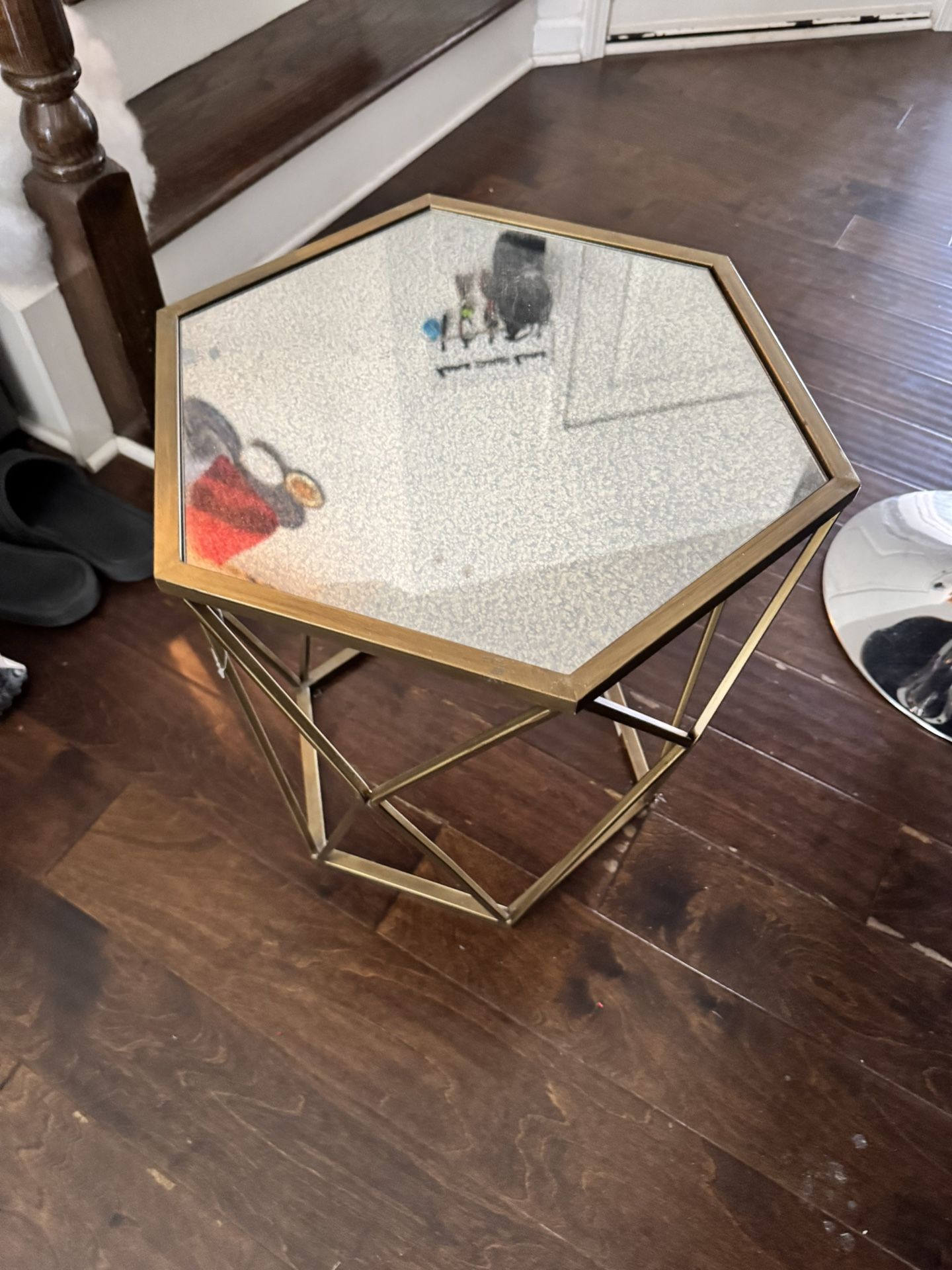 One Mirror Side Table