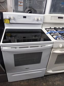 Whirlpool glass top electric stove new scratch and dent