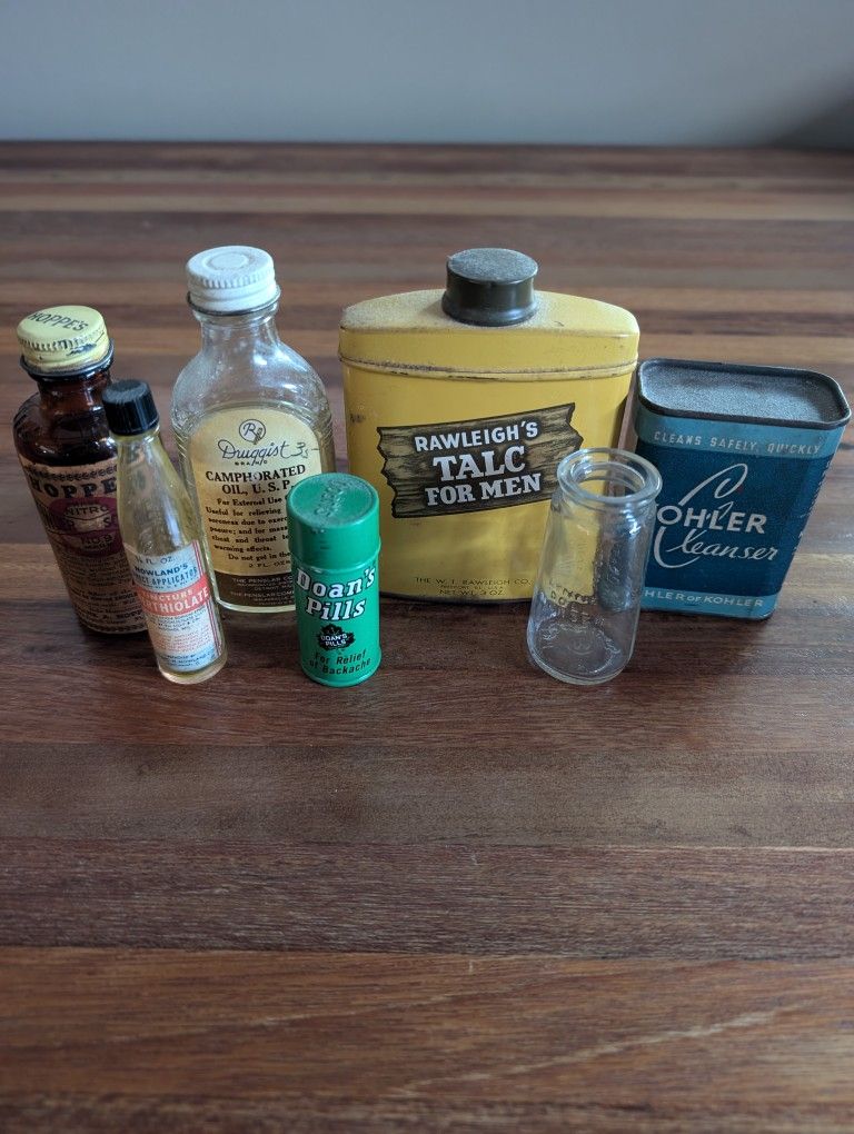 Vintage Antique Household Collectible Bottles
Nowland's direct applicator tincture merthiolate
Druggist camphorated oil USP the penslar company
Koh