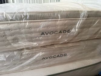 Queen Avocado Hybrid Pillow Top Mattress 