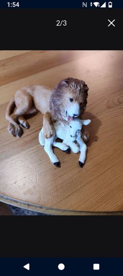 Vintage Statue of the Lion and the Lamb