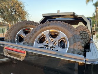 Jeep Gladiator Rubicon Wheels and Tires