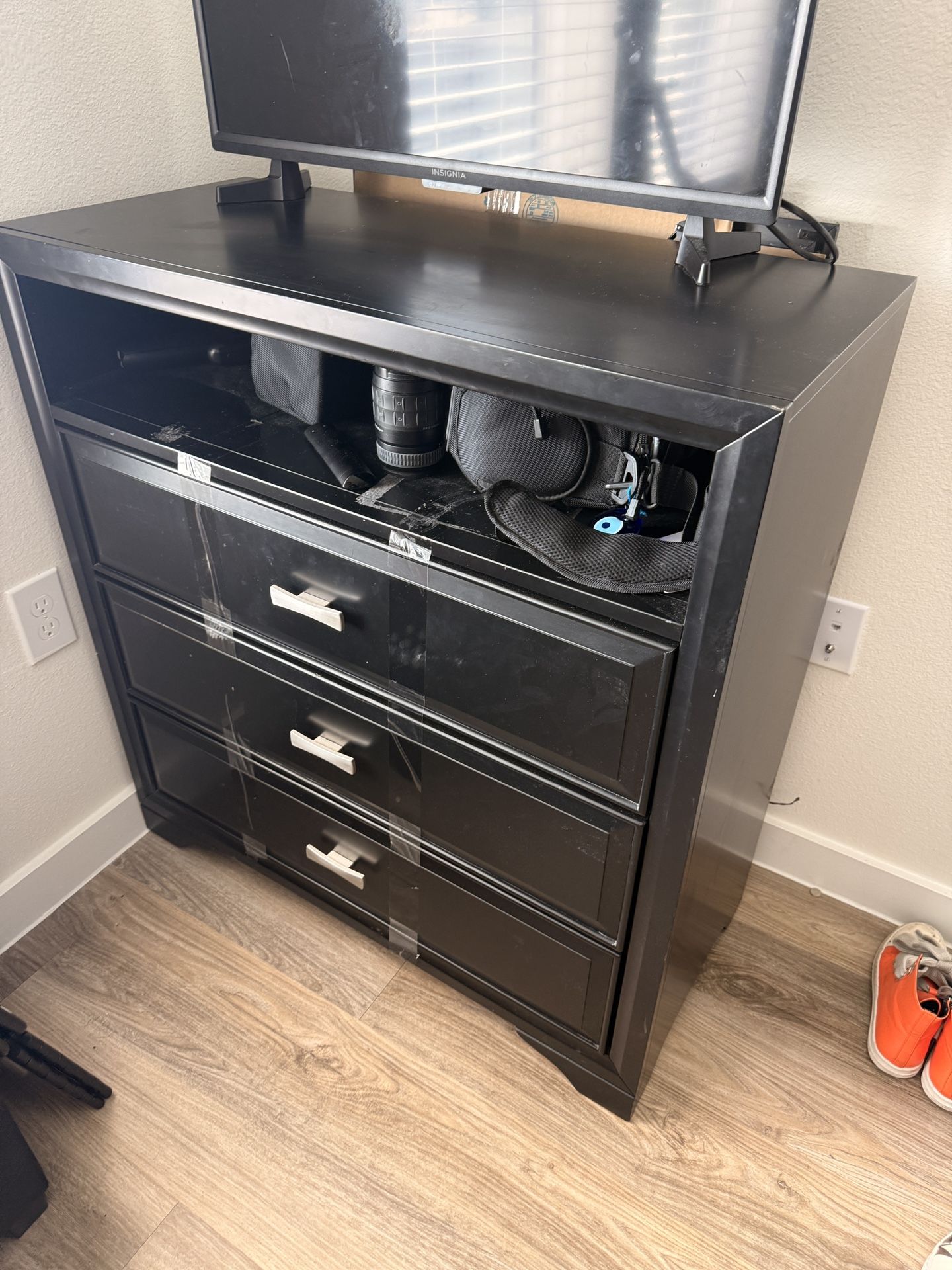 Black Wooden Storage Dresser – 3-Drawer Heavyweight Unit with Open Display Shelf