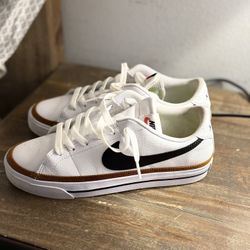Size 6.5 Nike Brand New 