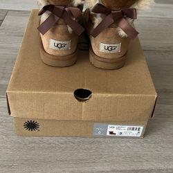 Girls size 3 UGG  boots