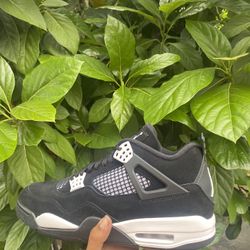 Jordan 4 Retro White Thunder