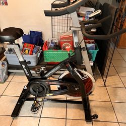Blades exercise bike