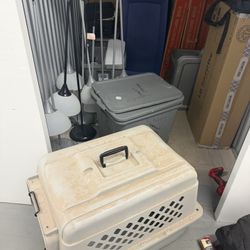 Free Boxes And Lamps And Medium Dog Kennel