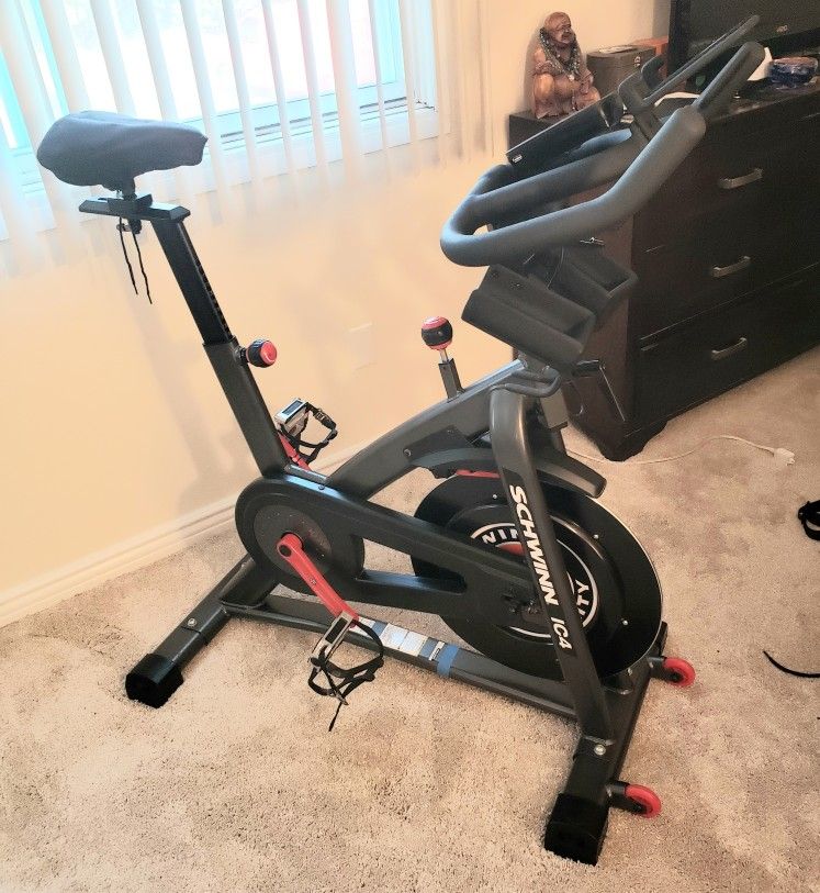 Schwinn IC4 Exercise Bike