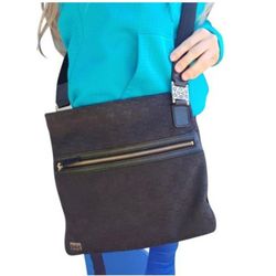 Authentic Gucci GG Monogram Supreme Horsebit Messenger Crossbody Bag 