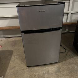 Dorm Mini Fridge/freezer & Storage Stool & Lamp 