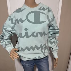 Champion Women’s Reverse Weave  Sweatshirt Size Small