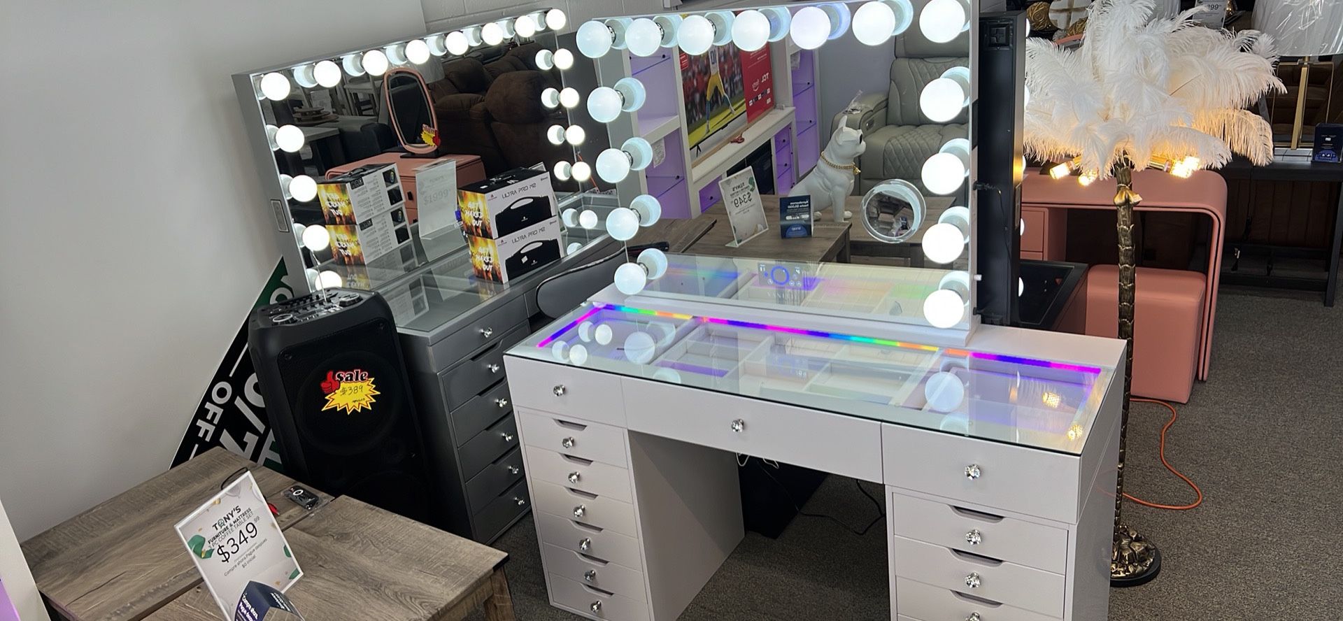 White Hollywood Vanity w Bluetooth Speaker