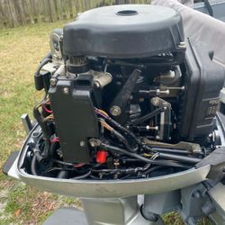 1998 Evinrude 35hp  2 Stroke 20” Long Shaft Outboard Motor