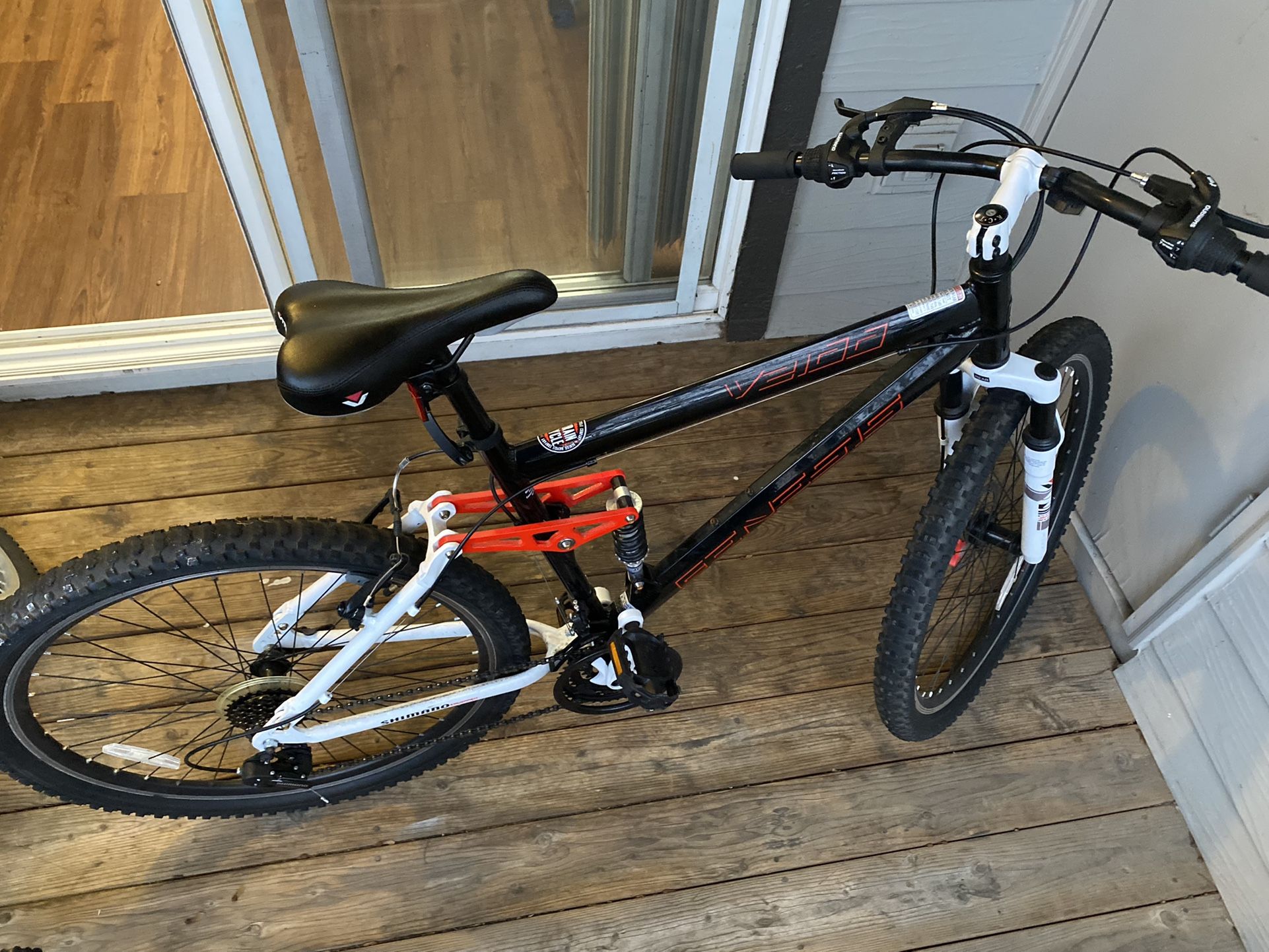 V2100 Genesis Bike