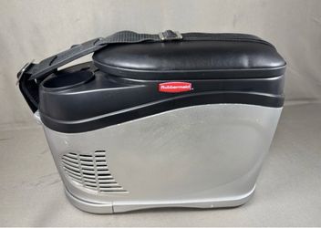 Rubbermaid Thermo-Electric Travel Cooler & Warmer