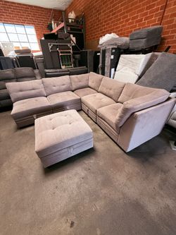 Vaughnn 6-piece Fabric Modular Sectional with Storage