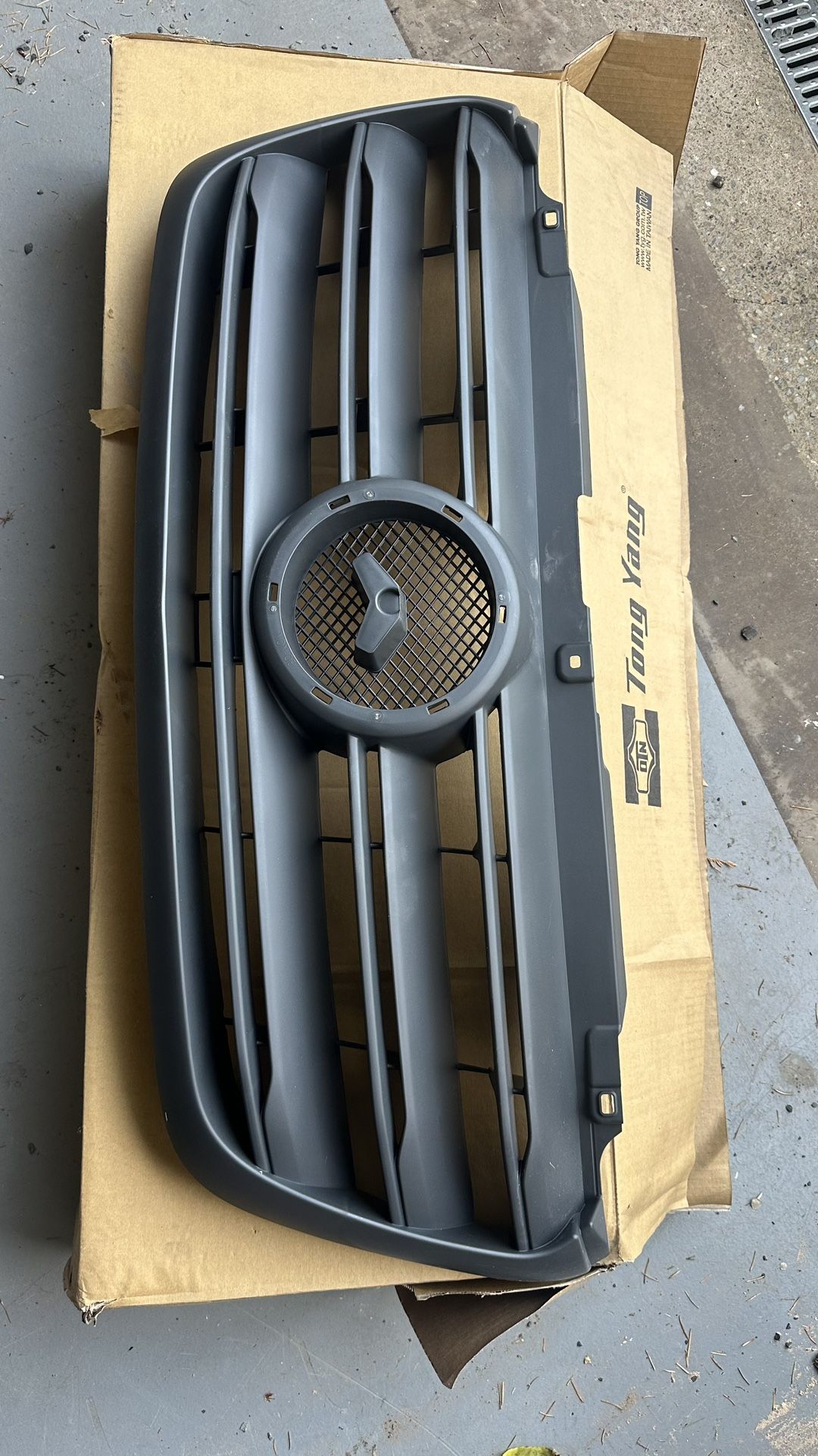 Mercedes-Benz Sprinter front grille