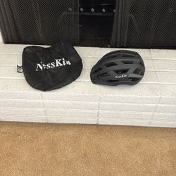 15 Cash Near AV College Bike Helmet Never Used Size M