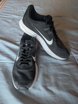 Men's Nike sneakers