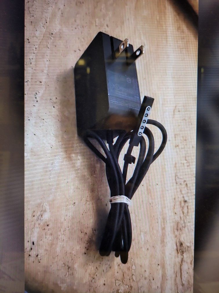 Microsoft Model 1512 Surface Charger 