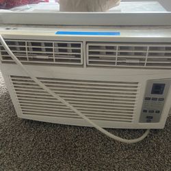 AC ONLY I ONLY USE ONE TIME WOULD LIKE TO SELL BECAUSE I DONT NEED IT RIGHT NOW 