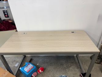 Computer table