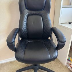 Black Desk Chair