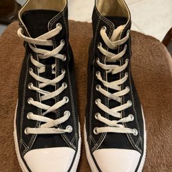 Converse Size 9 1/2 Good Conditions 