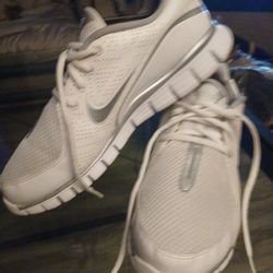 Nike Women's  Leather Walking Shoes Size 10 