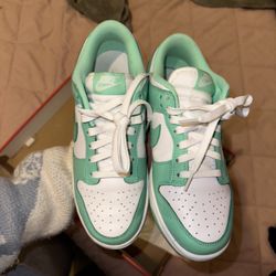 Nike Dunks 