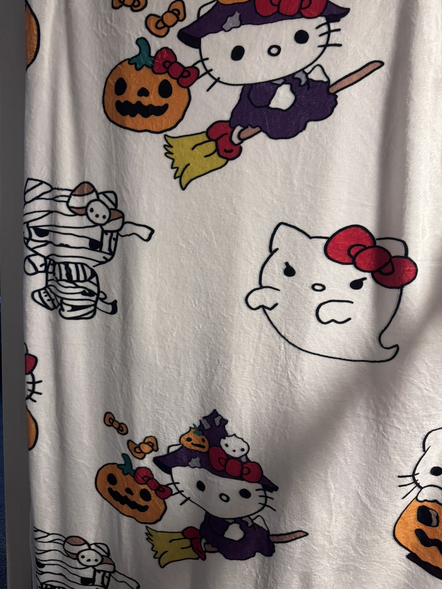 NWOT Hello Kitty Flannel Blanket