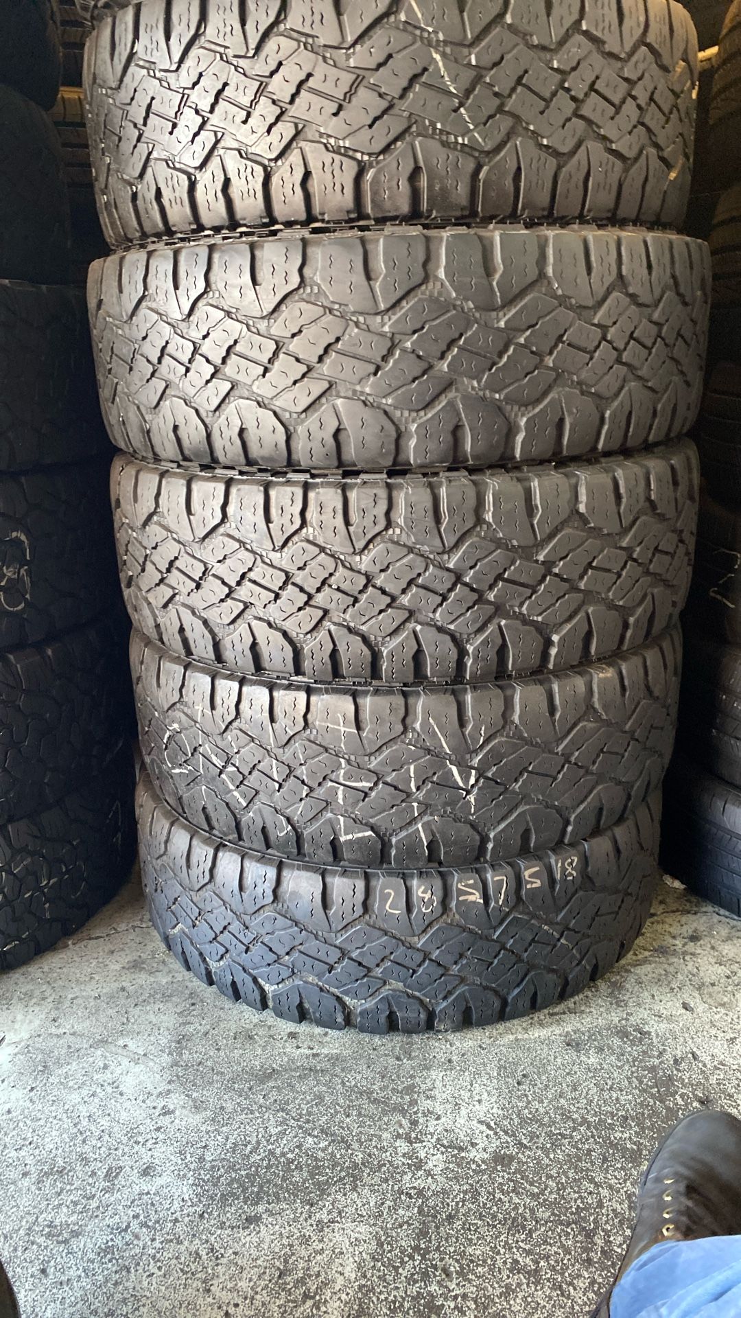 LT 285/75R18 Marca Goodyear Duratrac Usadas En Muy Buenas Condiciónes De Vida