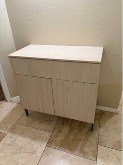 Stand w storage