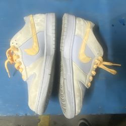 Nike Dunk Kids Size 6.5 Fits Ladies Size 8