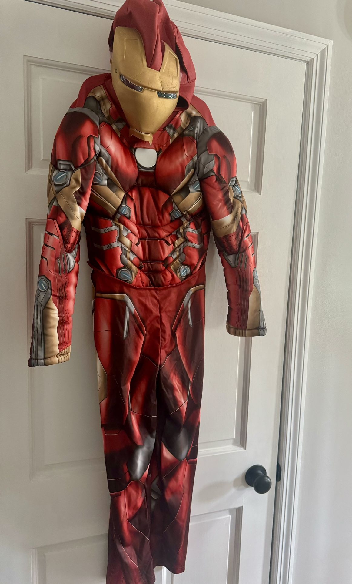 Iron Man costume - The Disney Store - size 9/10