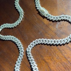 GLD 22 Cuban Necklace 