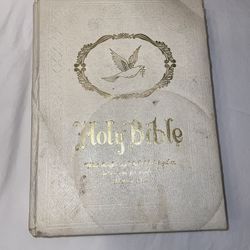 This is a Gibson Holy Bible Wedding Edition in the King James Version (KJV).