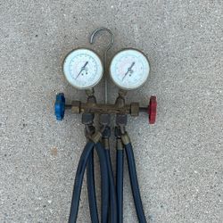 Automotive AC gauge set please make offer