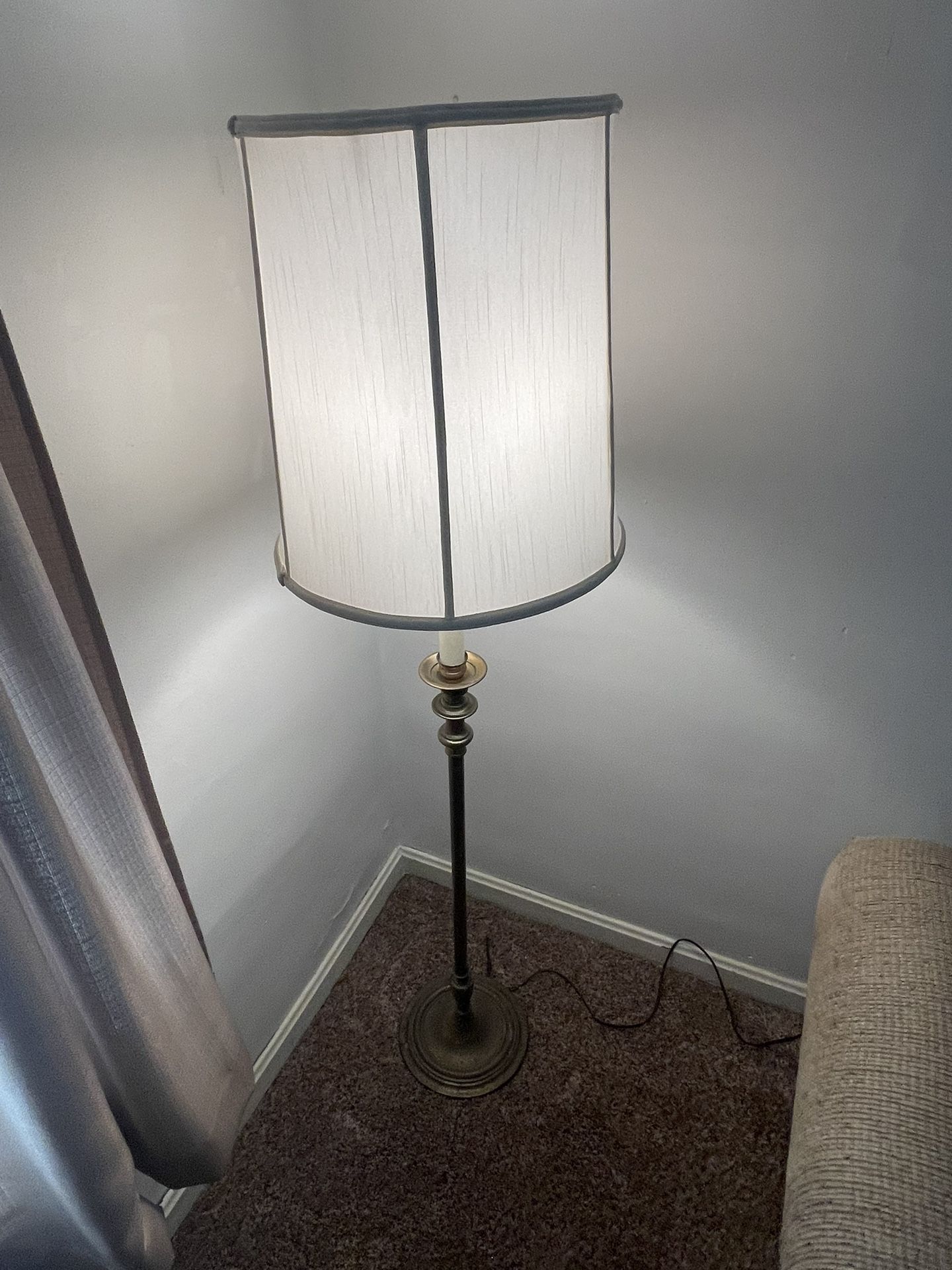 STANDING LAMP