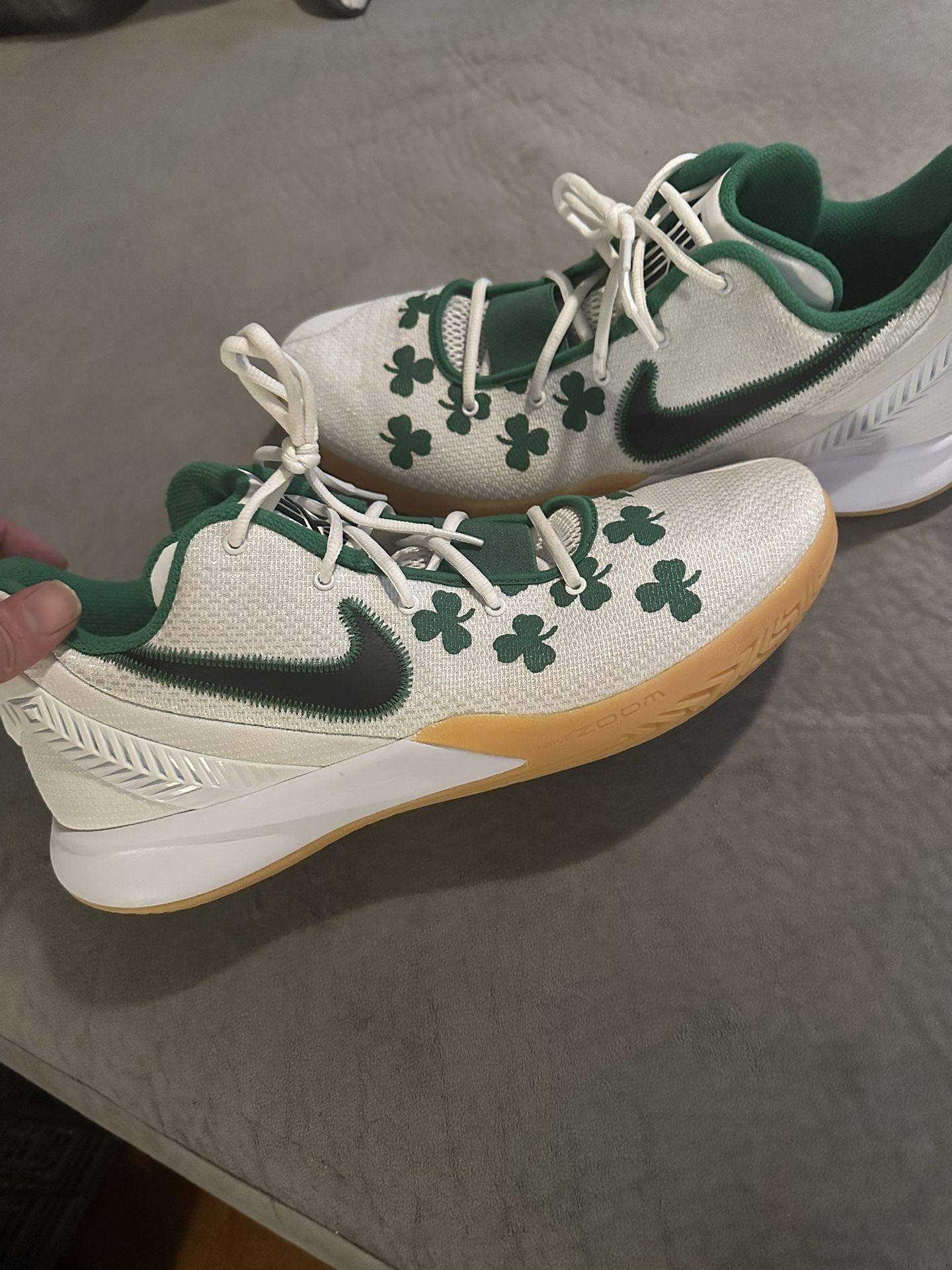 Nike kyrie flytrap 2 celtics hotsell