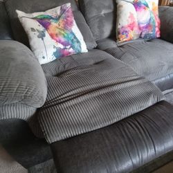 GREAT RECLINER TWO TONE LOVE SEAT