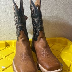 Justin Cowboy Boots 