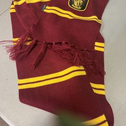 Warner Bros. Harry Potter Maroon Knit Scarf