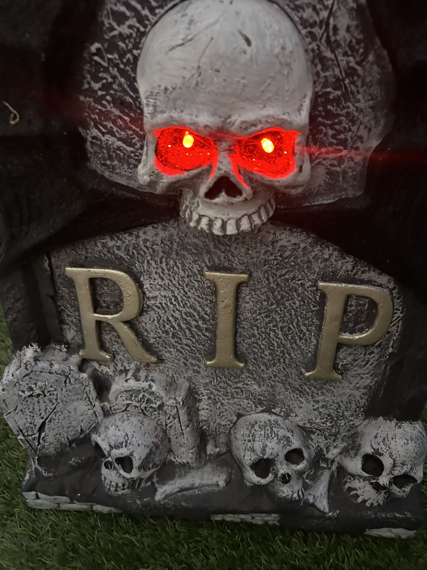 Halloween Animated Tomb Stones