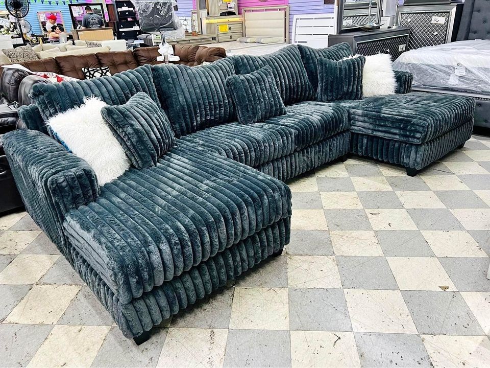 New Black Velvet 3 Piece Sectional With Chaise 👍🏼 Deliver & Finance Available