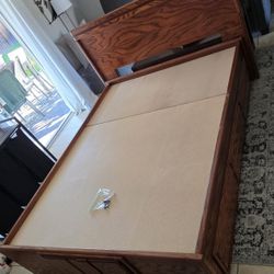 Captains Bed - Center Storage & 6 Drawers