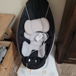 Mamaroo Baby Swing