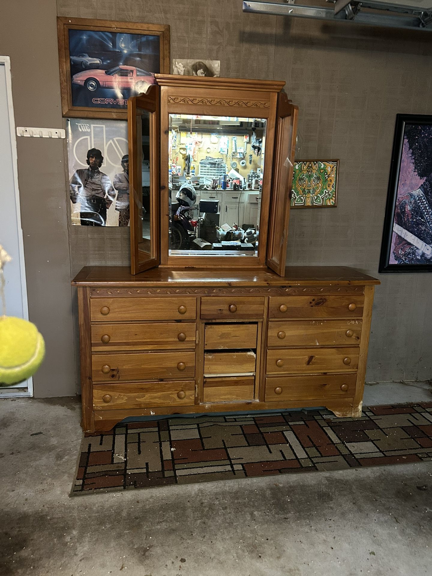 Dresser With Mirror