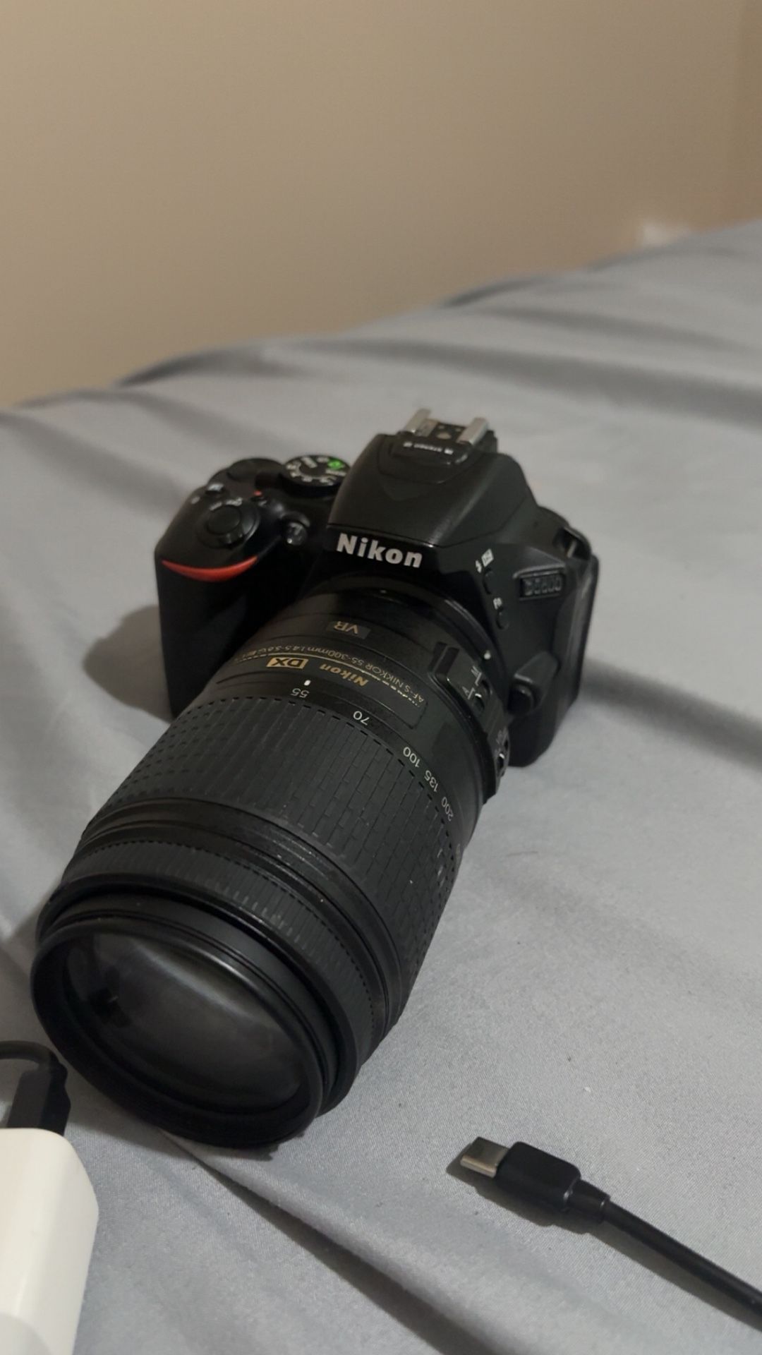 nikon 5600  with charger , battery ,and sim card